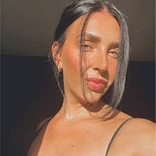 Kelli Usher's Instagram, Twitter & Facebook