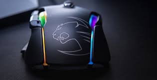 Perfected through 14 years of craftmanship, at just 75g the kone pro air is lightweight, comfortable and advanced. Roccat Kone Aimo Remastered Der Klassiker Im Neuen Gewand