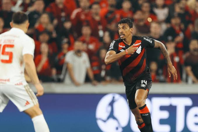 Athletico-PR x Vit&oacute;ria encerram ida das oitavas da Copa do Brasil