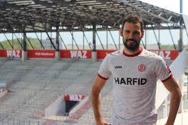 Februar 1907 als sv vogelheim gegründet. Rwe Verpflichtet Top Torjager Der Regionalliga West Simon Engelmann Kommt Zur Hafenstrasse Essen Borbeck