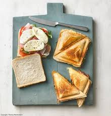 Sandwich Mit Mozzarella Tomaten Und Parmaschinken Rezepte Parmaschinken Essen Und Trinken