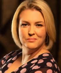 However, the multimillionaire on bbc two's dragons' den. Sara Davies Birthday And Wiki Bio Net Worth Affair Married Husband Simon Kids Age Facts Height Dragon Den Crafter S Companion News