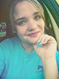 Did my makeup for the first time since little buddy was born for some  family pictures this morning and it felt so good! Very thankful for makeup  that I can throw on