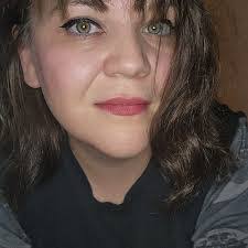 Shannon Calder's Instagram, Twitter & Facebook