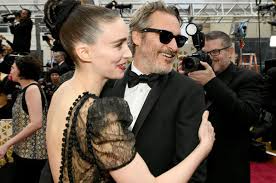 Rooney mara and joaquin phoenix attend the mary magdalene special screening held at the national gallery on feb. Rooney Mara And Joaquin Phoenix Are Reportedly Going To Be Parents