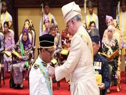 Setiausaha kerajaan negeri mengumumkan bahawa hari keputeraan sultan perak sultan nazrin shah tahun ini bakal disambut pada 4 nov depan. Bernama Mb Perak Dahului Penerima Pingat Keputeraan Sultan Perak