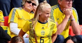 Pernille harder (born 15 november 1992) is a danish professional footballer who plays as a forward for english fa women's super league club chelsea and the danish national. Magdalena Eriksson Om Stodet Fran Pernille Harder
