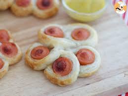 Fleurs Feuilletees Aux Knackis Recette Ptitchef Recette Recette Apero Original Alimentation Recette