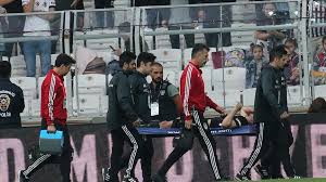 € * 21 may 1996, eskisehir, türkiye Turkish Team Visits Injured Besiktas Player At Hospital