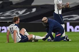 Mauricio pochettino is hoping to see his striker back soon (image: Harry Kane Injury Tottenham Striker Forced Off Vs Liverpool The Athletic