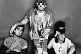 Thanx jg bro,atas sgala infonya salam kenal buat para rock clasical 90′ lovers…lestarikan gema rock indonesia 90an agar tetap bergaung menembus jaman dan melegenda. 6 Band Rock Luar Negeri Paling Fenomenal Di Era 90an Mana Favoritmu