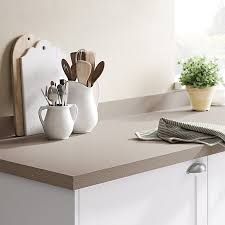 Forme, épaisseur, matériau ou même coloris, misez sur un plan de travail qui sort du lot pour apporter du cachet à la cuisine. Plan De Travail En Stratifie Aspect Quartz Sable Goodhome Kala 300 Cm X 62 Cm X Ep 3 8 Cm Castorama