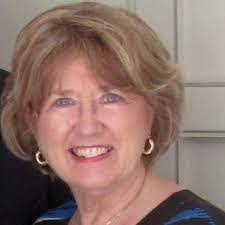 Etta Forti's Instagram, Facebook & TikTok