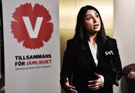 Efter nooshi dadgostars (v) första debatt i riksdagen tog björn söder (sd) upp hennes klädsel med alla gruppledare i riksdagen. Nooshi Dadgostar Gravid
