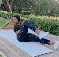 Try Venus Williams S Instagram Live At Home Workout Popsugar Fitness