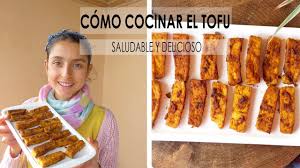 Se trata de un producto muy versátil que acepta muchos modos de cocción: La Mejor Forma De Cocinar El Tofu Y Como Cocinar El Tofu Para Darle Sabor I Mariana Figares Youtube