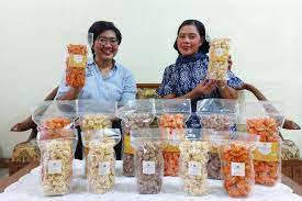 Kuliner march 9, 2020 dian f. Mengintip Gurihnya Bisnis Camilan Rengginang Di Tengah Pandemi Halaman All Kompas Com