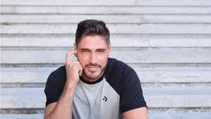 Ângelo rodrigues was born on september 9, 1986 in espinho, portugal. Da Infancia Dolorosa A Ribalta Conheca O Percurso Do Ator Angelo Rodrigues Famosos Correio Da Manha