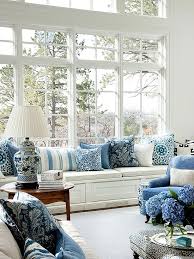 Blue and white makes a difference in any room, no matter how big or small. 7 Dazzling Colors That Go With Navy Blue House Interior Country Living Room Blue Rooms