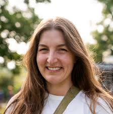 Erin Udell's Instagram, Twitter & Facebook