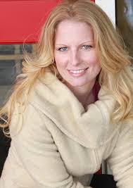 Passed Down From Mom: A Collection of Inspiring Stories About Moms &  Motherhood (English Edition) eBook : House, The Unapologetic Voice,  Severson, Carrie, Rand, Alison, Moe, Brita, Wray, Cara, Edwards, Cori,  Rubio,