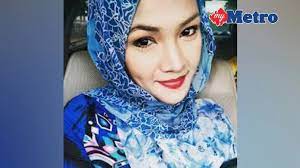 Здесь вы можете прослушать и скачать песни по запросу mengapa azal pukul ibu zarina. Maafkan Ibu Saya Kata Zarina Zainuddin Buletin Malaysia