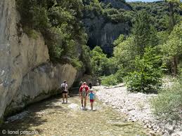 Lester flopped heavily, and skidded across the bottom of the 'drome. 10 Lieblingsorte In Der Drome Tipps Von Frankreich Webazine