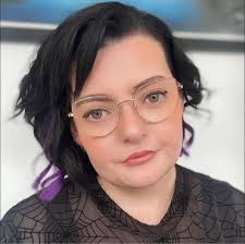 Hi all, I've just recently gotten into playing games in general and  absolutely obsessed with Disney dream light valley. I've been stuck