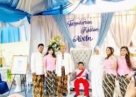 Gambar dekorasi tulisan khitanan undangan.me. Crazy Rich Sidoarjo Via Vallen Gelar Pesta Khitan Adiknya 3 Hari 3 Malam Matamata Com