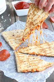 43 Simple Snacks To Make In Less Than 5 Minutes Pizza Quesadilla Hearty Snacks Superbowl Snacks