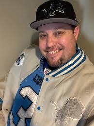 If that lion wakes up, it's over 😂