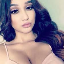 Becca Mares's Instagram, Twitter & Facebook