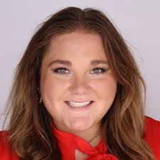 Emma Howe's Instagram, Twitter & Facebook