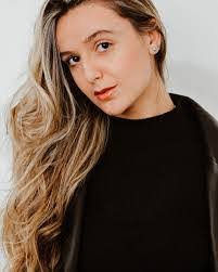 Erin Leone's Instagram, Twitter & Facebook