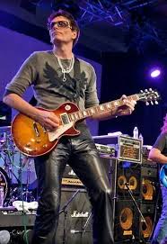 Pin By Joyce Kolb On Guitar Bass Gods Steve Vai Les Paul Famous Musicians