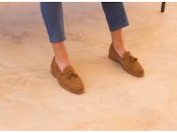 Mocassin classiques avec les gland attachés au bout d'une lanière. Le Venitien Mocassins A Glands Par Bobbies Au 41 Rue Des Granges A Besancon Teekers Fr