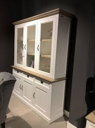 Justyou alberta vitrine weiß matt | weiß hochglanz. Vitrine Weiss Landhaus Vitrinenschrank Weiss Geschirrschrank Weiss Wohnzimmerschrank Landhausstil Breite 18 Vitrine Weiss Landhaus Vitrine Weiss Vitrinenschrank