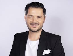 Preturi liviu varciu, pret liviu varciu nunta petrecere, onorariu liviu varciu, cotatii liviu varciu evenimente, tarife liviu varciu prestatie artistica, tarif liviu varciu spectacol show. Liviu Varciu A DezvÄƒluit Cu Lacrimi In Ochi Care Este Cel Mai Mare Regret Libertatea