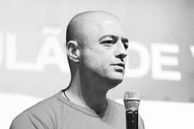 Mortes: Engenheiro por formação, amou a docência até o último dia