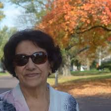 معلمتي الفاضلة .. أنتي...