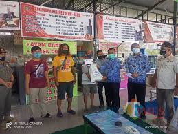 By indosat april 10 2019 0 comments. Setelah Kibarkan Bendera Putih Pedagang Street Food Ngawi Dapat Bantuan Indonesia Online