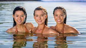 She is shorter than both sirena and ondina. Mako Mermaids Universal Kids