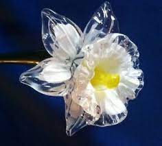 The glass is hand blown, without seams, and is slightly translucent. Glass Stem Flowers Ebay Art Glass Flowers Glass Flowers Blown Glass Art