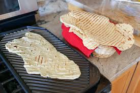 Dipercaya jika jenis roti dunia satu ini berasal dari jerman dan sudah ada sejak tahun 1450. 6 Jenis Roti Yang Bisa Ditemukan Di Negara Negara Timur Tengah Rugelach Mirip Roti Khas Eropa Halaman 2 Tribun Travel