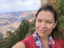 The home library of member Jennifer Horvath…