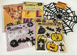 ハロウィン 部屋の飾り付けは手作りや100均製品でかわいく装飾 なんでも情報発信局 ハロウィンの飾り付けアイデア 部屋 飾り付け 飾り付け