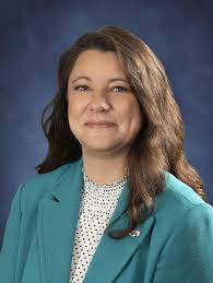 Melissa Earp's Instagram, Twitter & Facebook