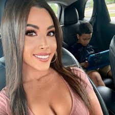 Kellie Coker's Instagram, Twitter & Facebook