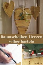 Ob Als Geschenk Fur Muttertag Oder Als Hubsche Herbstdeko Dieses Baumscheiben Herz Aus Holz Ist Schnel Basteln Mit Holz Holz Herz Muttertag Geschenke Basteln