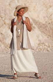 Over the years, the ensemble has performed many masterpieces of contemporary composers and premiered a number of new works by local and overseas composers, including works commissioned by the hong kong new. Ensemble En Lin Pour Femme Tunique En Lin Beige Et Sarouel Jupe